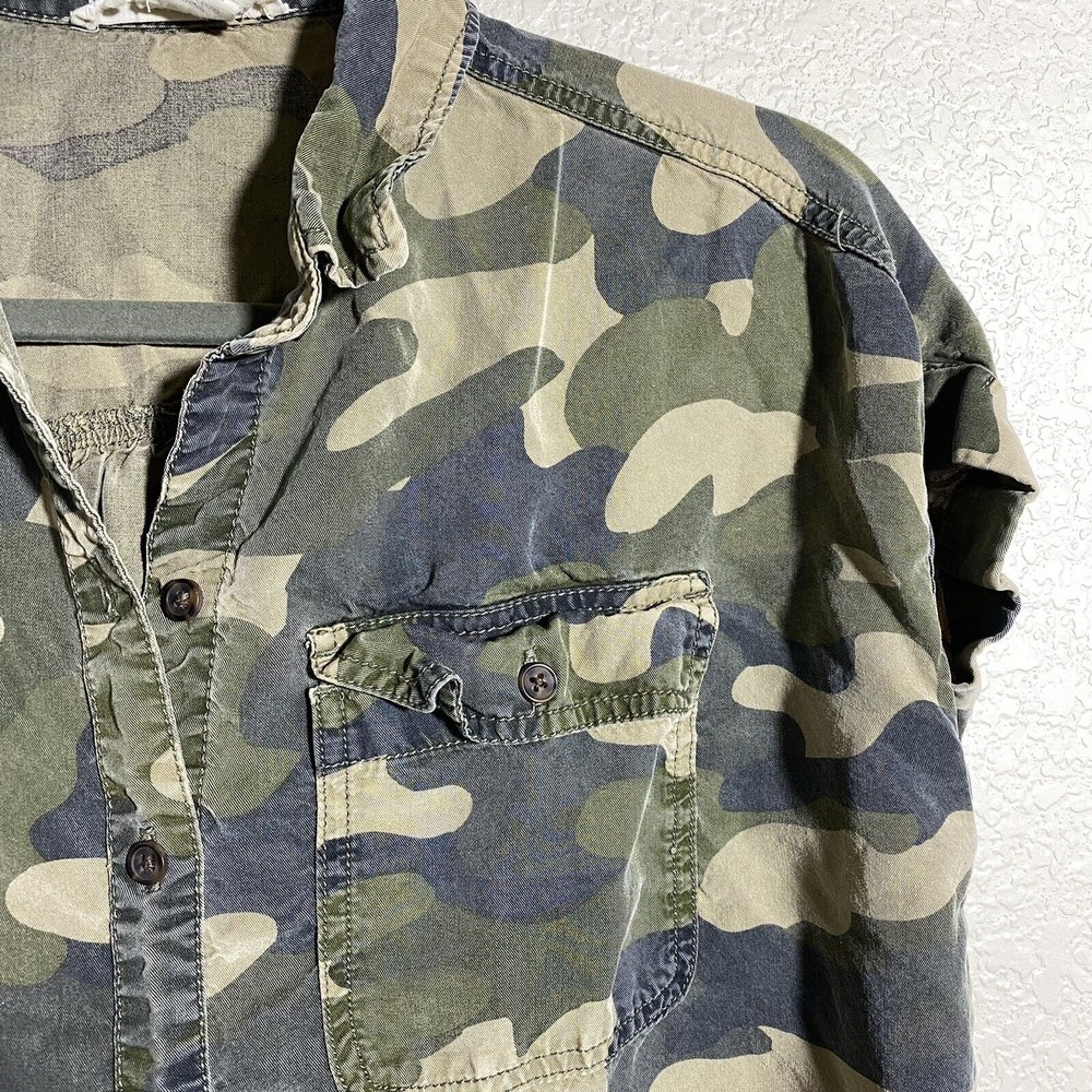 C & C California Womens Shirt Size XS Camo Button Front Short Sleeve - Picture 3 of 7